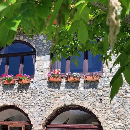 Hotel La Fonda Dels Pirineus Масанет-де-Кабреньс Экстерьер фото