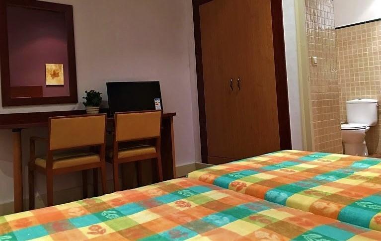 Hotel La Fonda Dels Pirineus Масанет-де-Кабреньс Экстерьер фото